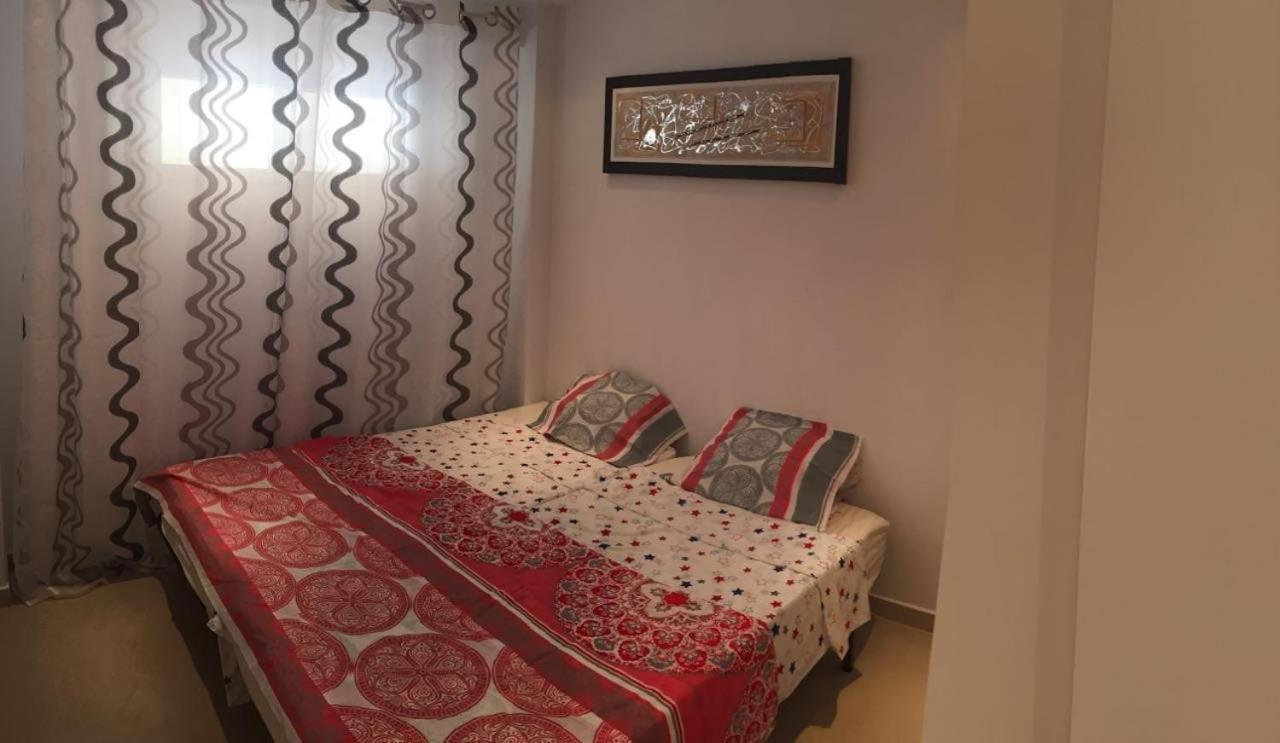Levante Beachfront Luxury Apartment Μπένιντορμ Εξωτερικό φωτογραφία
